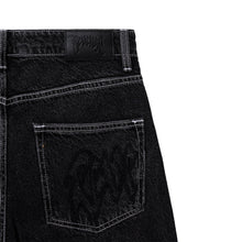 Load image into Gallery viewer, SKULL PATCH DENIM PANT BLACK
