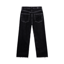 Load image into Gallery viewer, SKULL PATCH DENIM PANT BLACK
